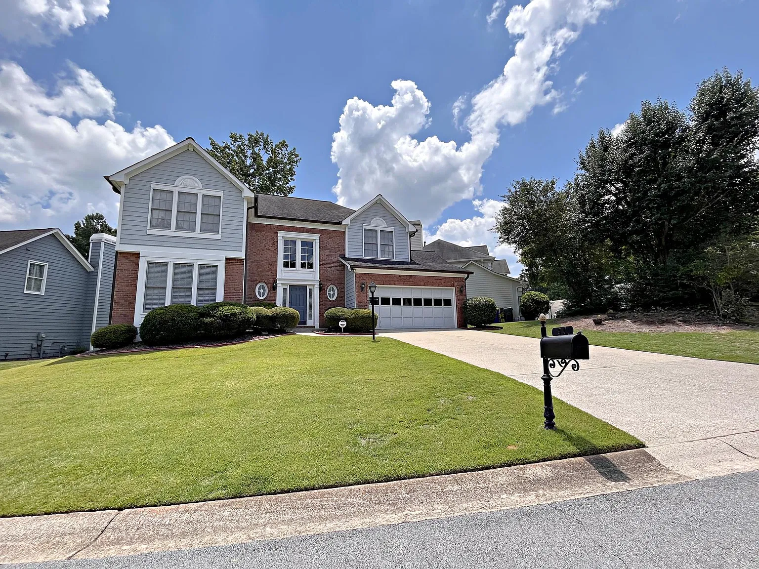 4 bed, 2.5 bath, 2505 sqft, $3,200 — Photo 1