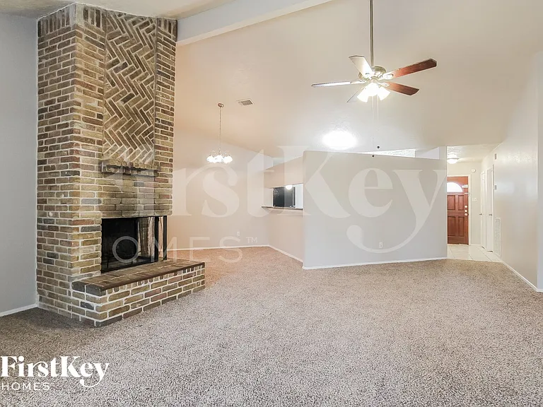 4403 Pineville Ln — Photo 5