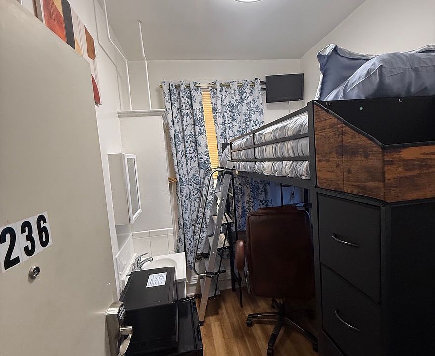 Entrance into the Unit