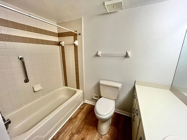 3970 Lancashire Ln — Photo 13