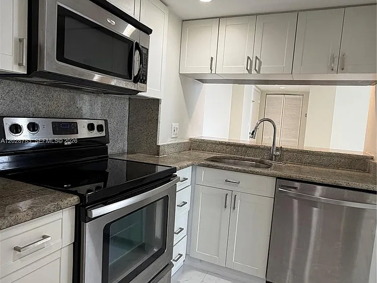 770 Claughton Island Dr #704 — Photo 2