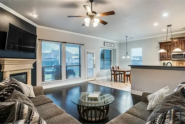 412 Bur Oak Trl — Photo 12