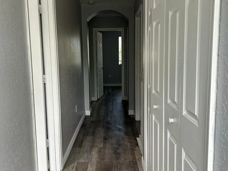 SE 15th Pl — Photo 31
