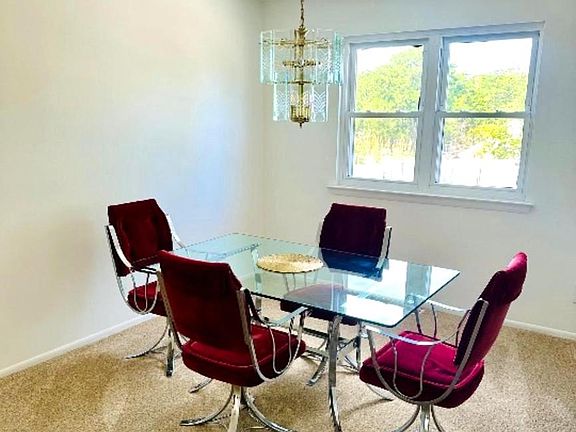3rd image of 2329 Fernwood Ave