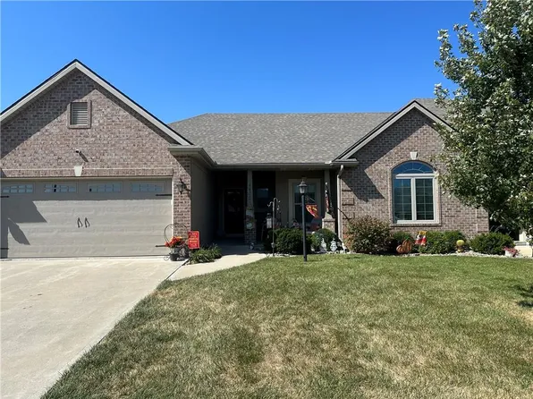 4400 Stonebridge Dr W, Saint Joseph, MO 64505