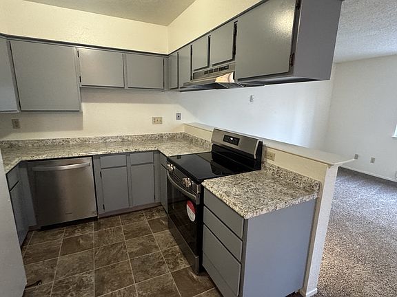 2nd image of 1109 Sierra Blvd #1