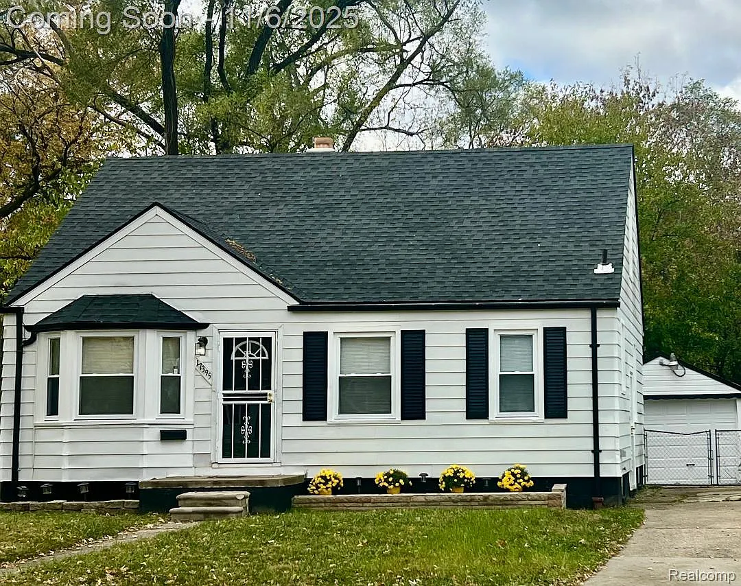 17395 Winston St photo 1