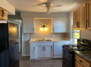 202 E 4th St #1/2, Duluth, MN 55805