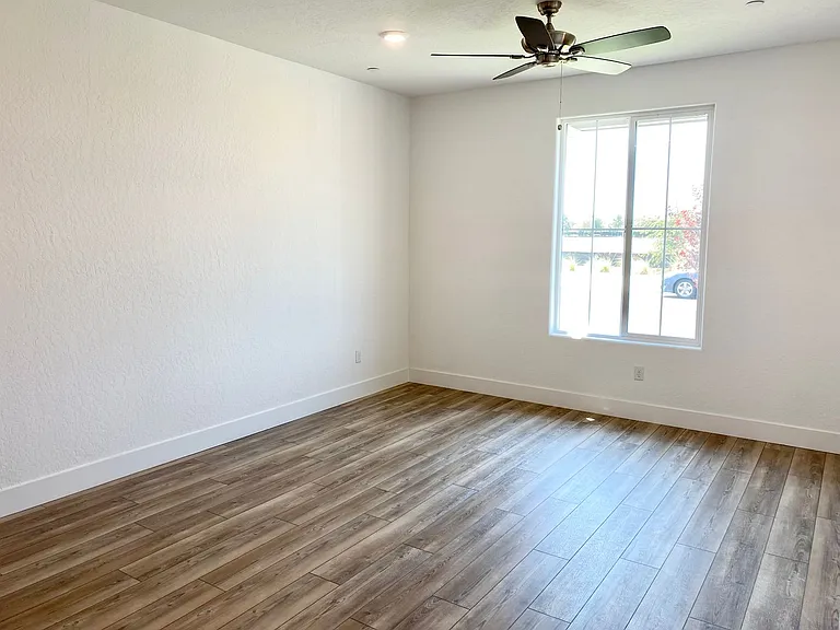 5817 E Truman Ave — Photo 26