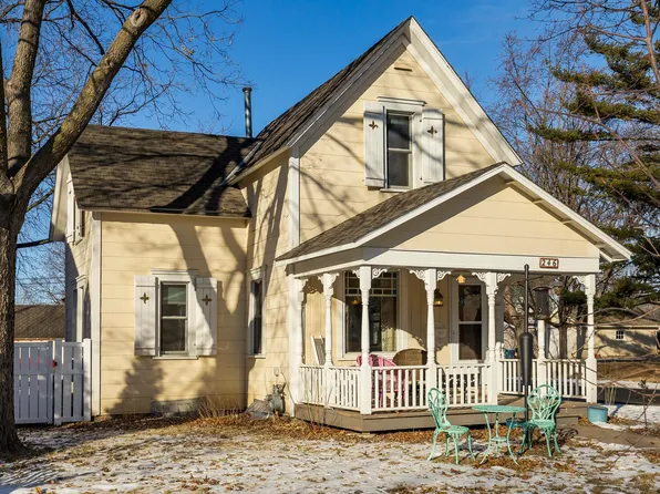246 8th Ave N, Hopkins, MN 55343