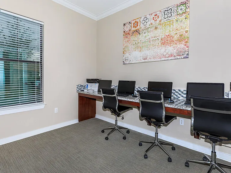 815 N Shary Blvd — Photo 28