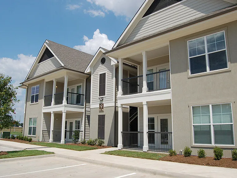 Riverscape Apartment Homes — Photo 11