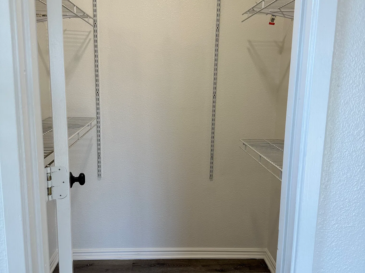 2 bed, 850 sqft, $3,500 — Photo 4
