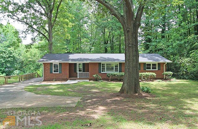 1st image of 3586 Centerview Dr