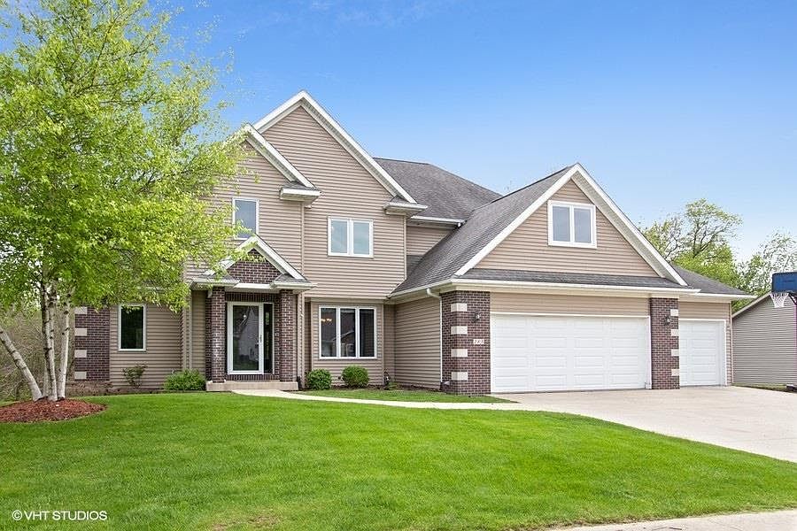 1st image of 285 W Goldfinch Dr