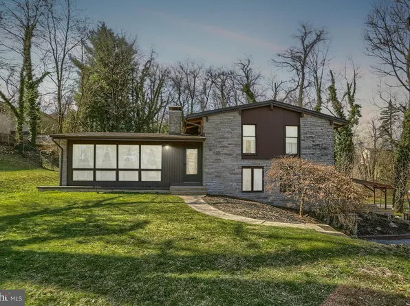 350 Hillside Dr, New Cumberland, PA 17070