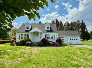 70 Mulberry St, Rhinebeck, NY 12572