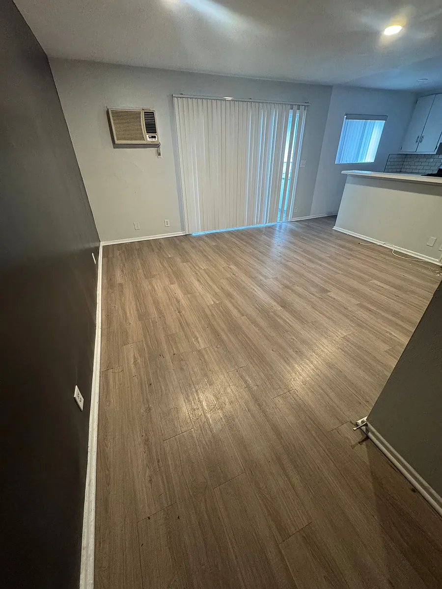 Building Photo - 15286 Sutton St #108