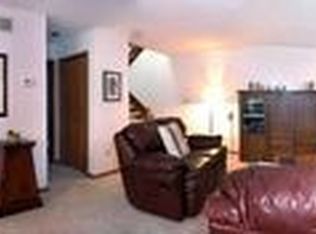 512 Spring Run Dr, Monroeville, PA 15146