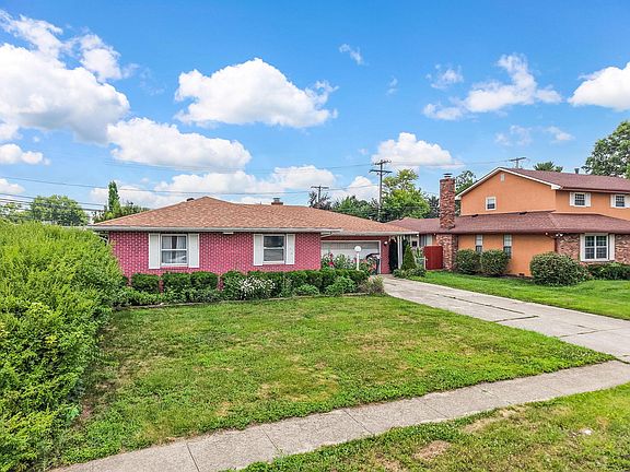 3rd image of 1616 Sienna Ln N