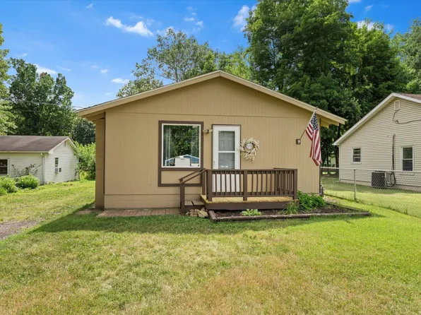 70324 Fairfield Dr, Edwardsburg, MI 49112