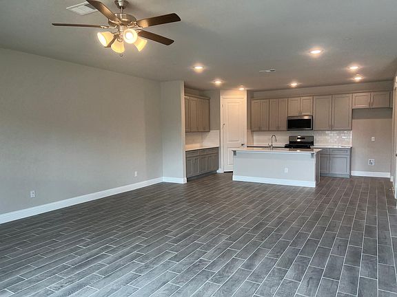 2nd image of 219 Suma Dr