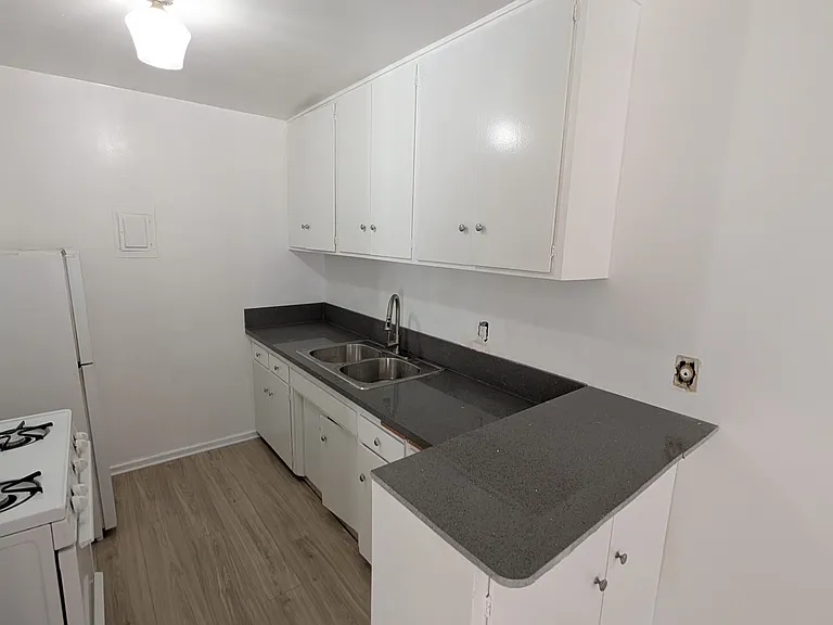 6658 Wilkinson Ave #3 — Photo 3