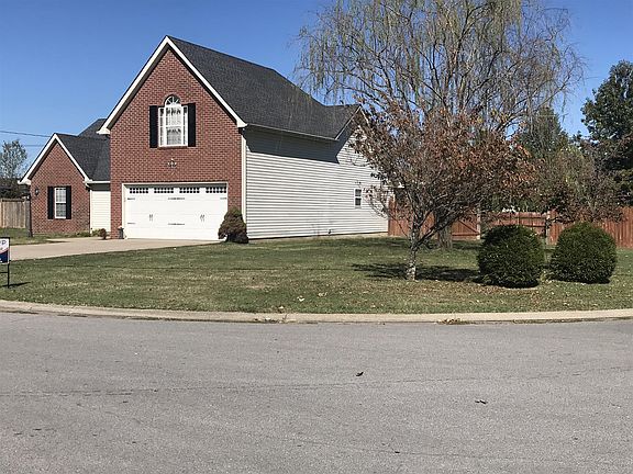 3rd image of 1002 Betty Lou Ln
