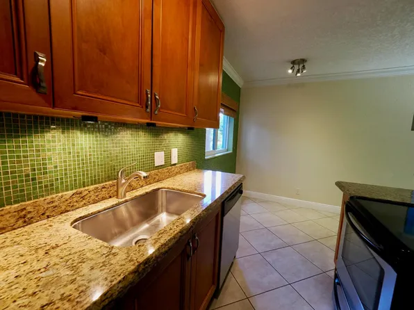 1460 NE 18th Street #104, Fort Lauderdale, FL 33305