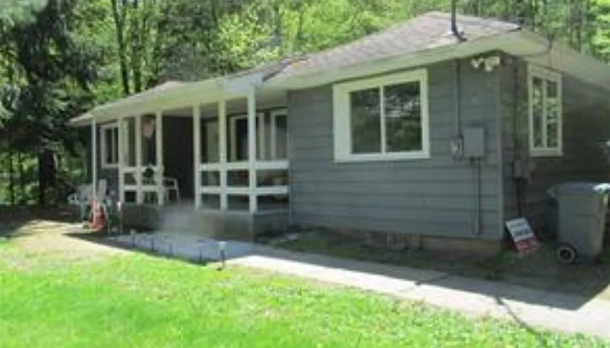 2 bed, $1,400 — Photo 1