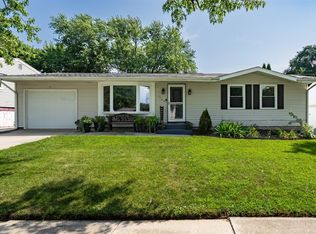 1309 Dogwood Ln, Bloomington, IL 61704