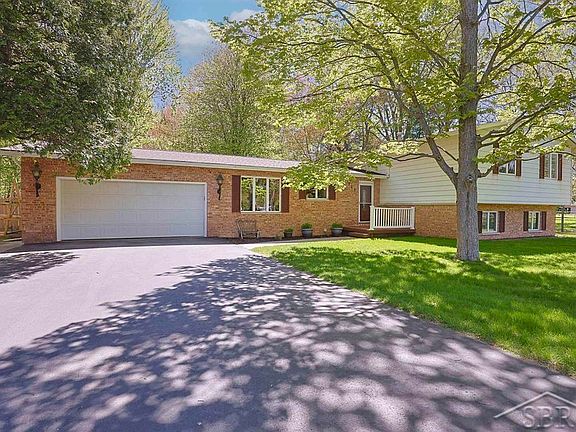 3rd image of 723 Osborne Dr