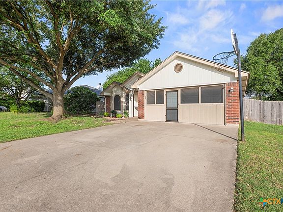 3rd image of 307 Wagontrain Cir