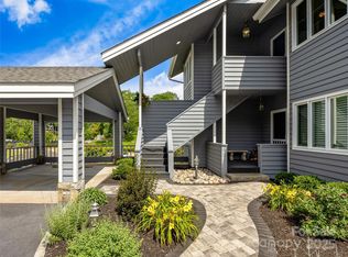 66 Country Club Vlg, Lake Toxaway, NC 28747
