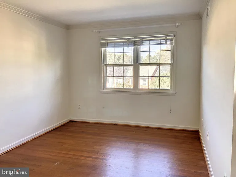 7412 Hallcrest Dr — Photo 20