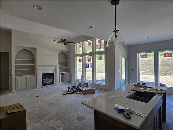 5th image of 2108 SW Wheatfield Dr