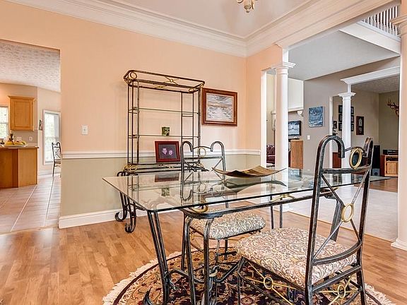 5th image of 3008 Arielle Ct