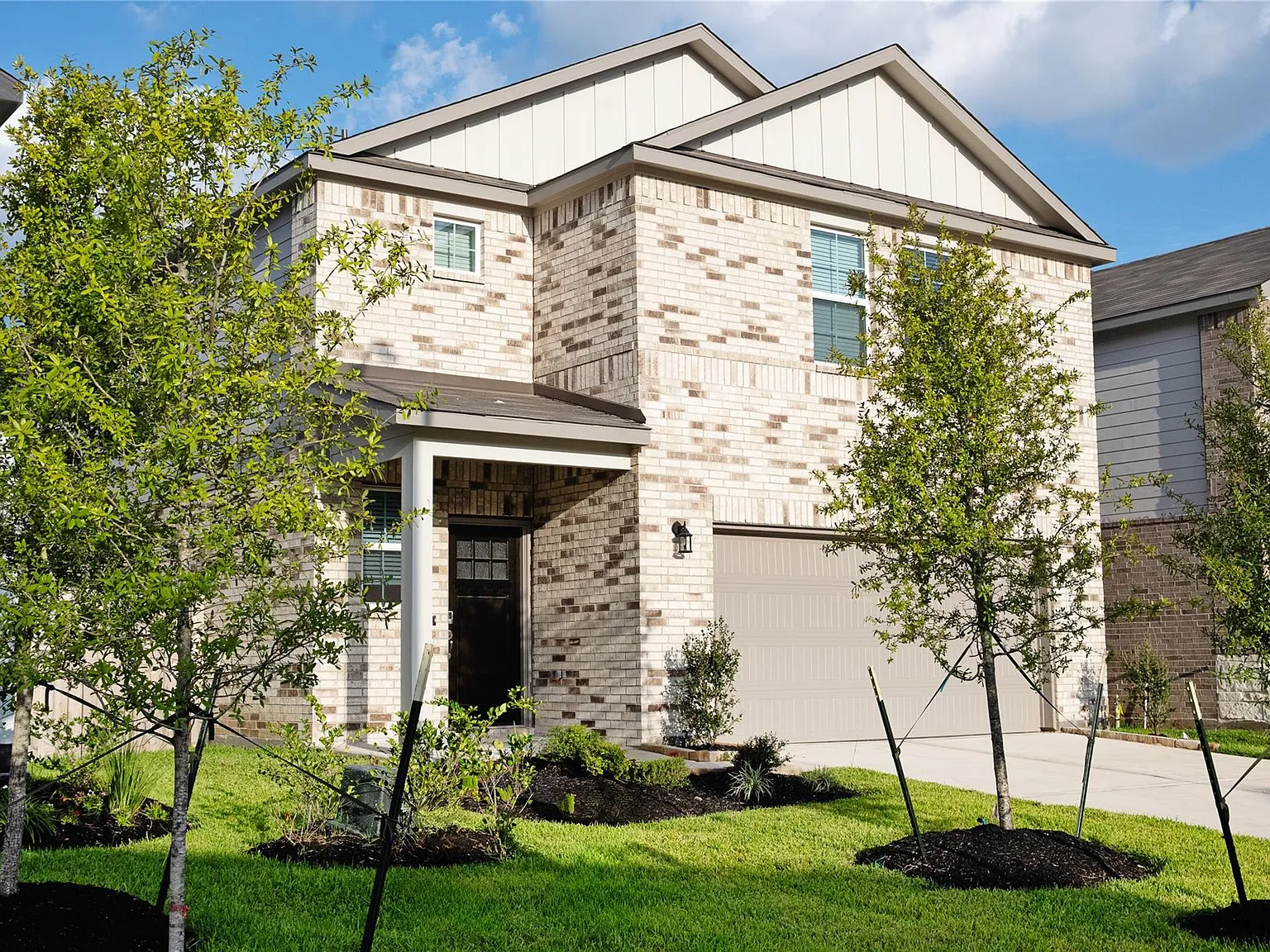 3 bed, 2.5 bath, $2,400 — Photo 2
