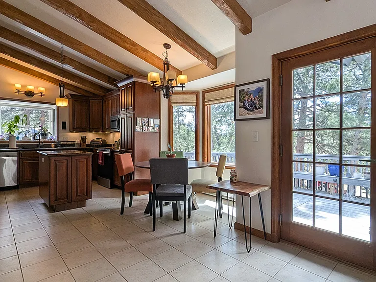 842 Lakeshore Dr — Photo 9