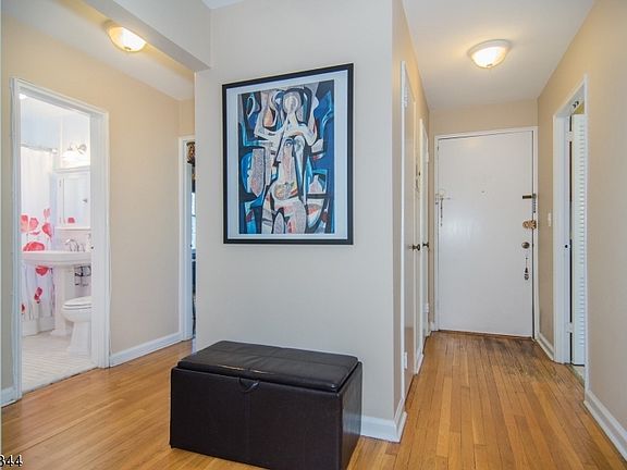 3rd image of 101 Gates Ave #C004c-4