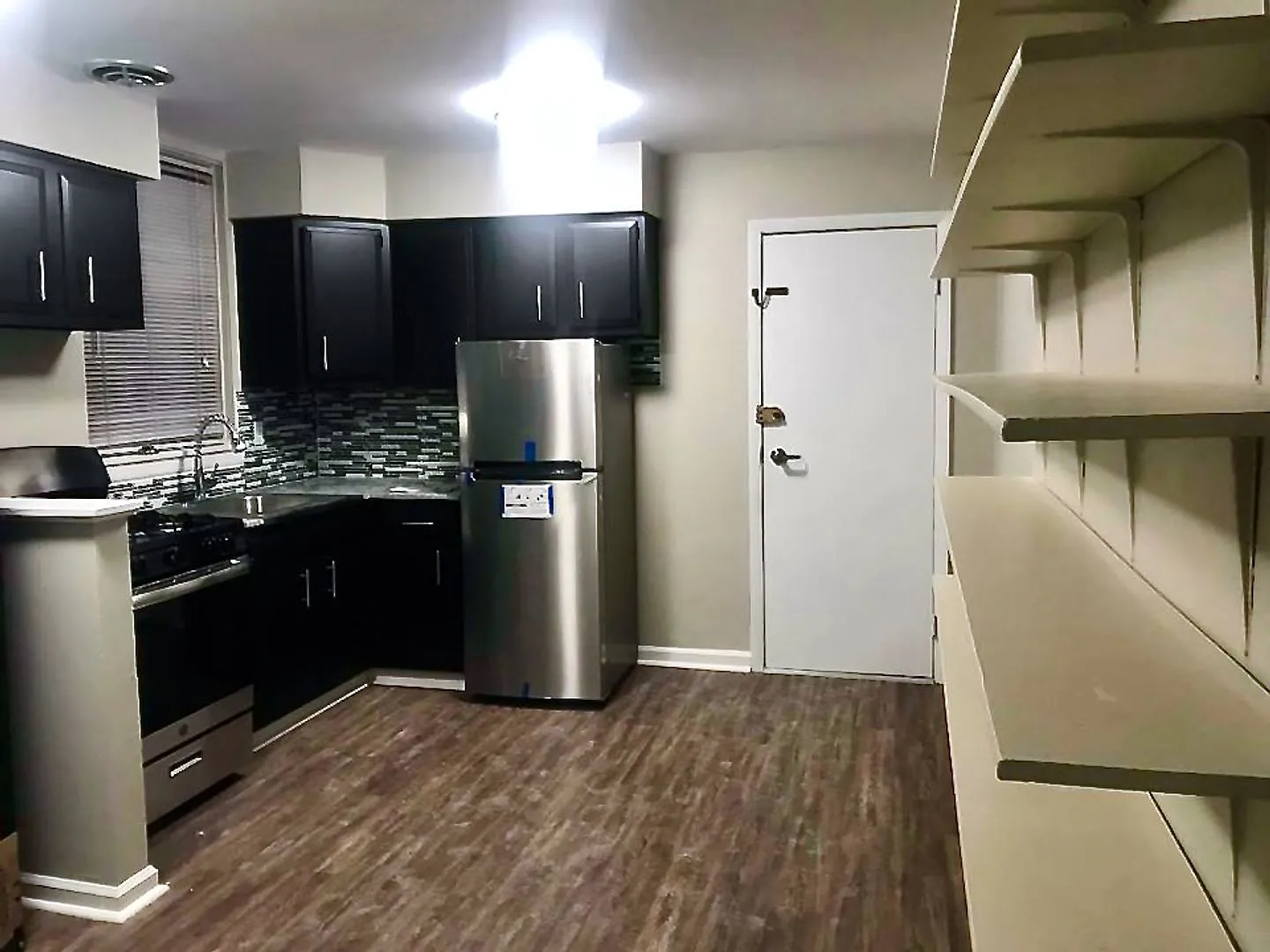 Regent Square Apartment For Rent * Available Now * Pet Friendly * Spacious & Modern * Renovated *... — Photo 4
