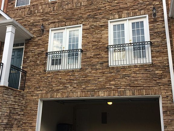 5th image of 10647 Camarilla Ct