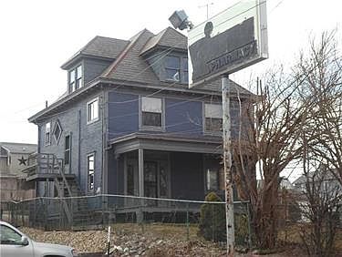 2nd image of 530 Broad Ave