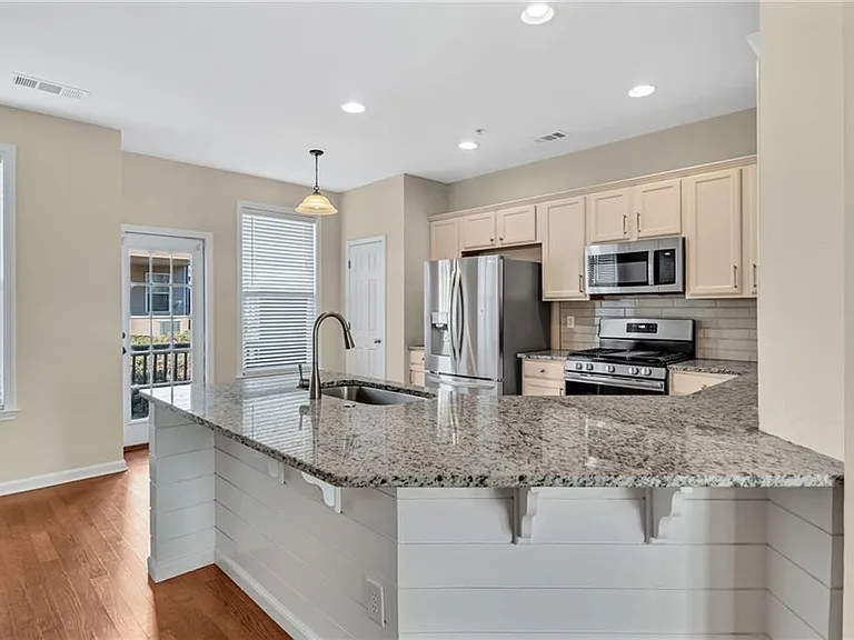 6174 Indian Wood Cir SE — Photo 6