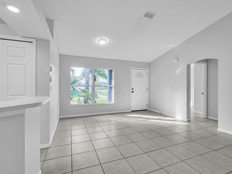 1st image of 1062 Blossom Drive