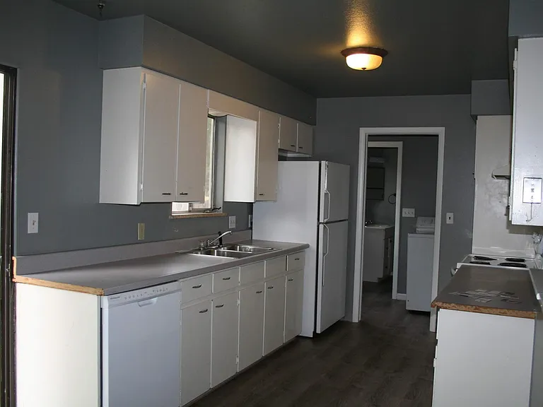 1320 Southridge Dr — Photo 5