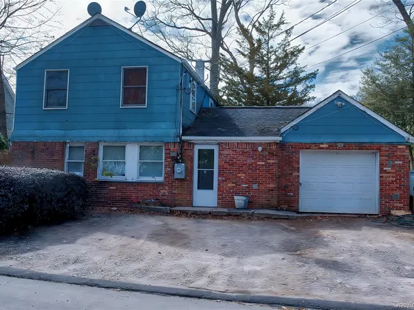 26 Palm Road, Rocky Point, NY 11778