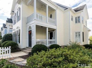 907 Carpenter Town Ln, Cary, NC 27519