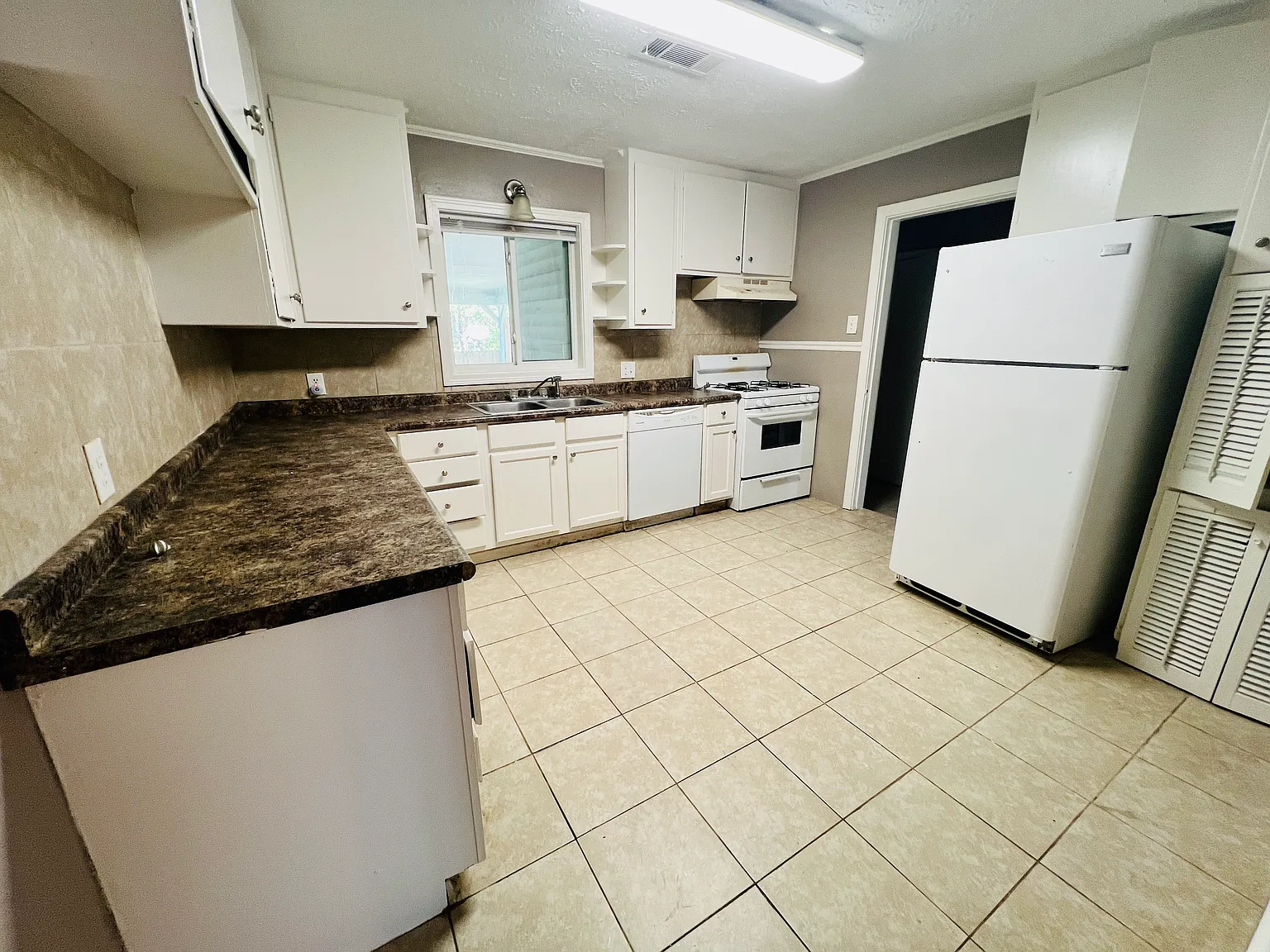 2019 Shirley Park Pl — Photo 4