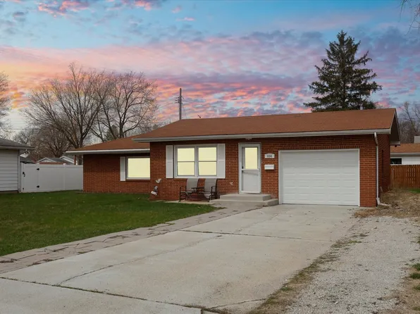 604 Hazel Dr, Gibson City, IL 60936